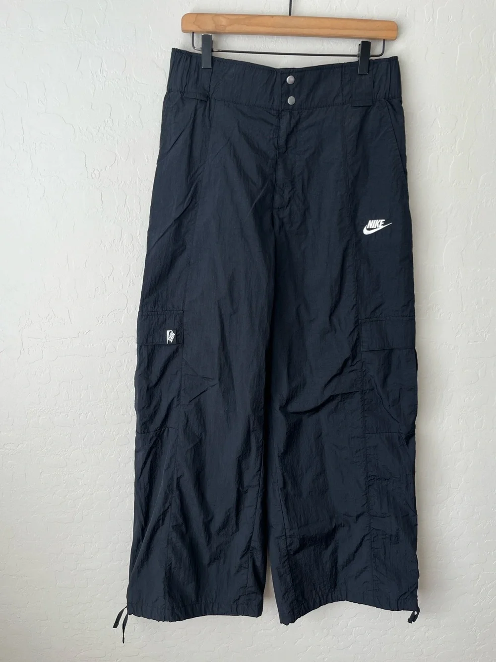 Nike woven cargo wide leg dance jogger pants black medium